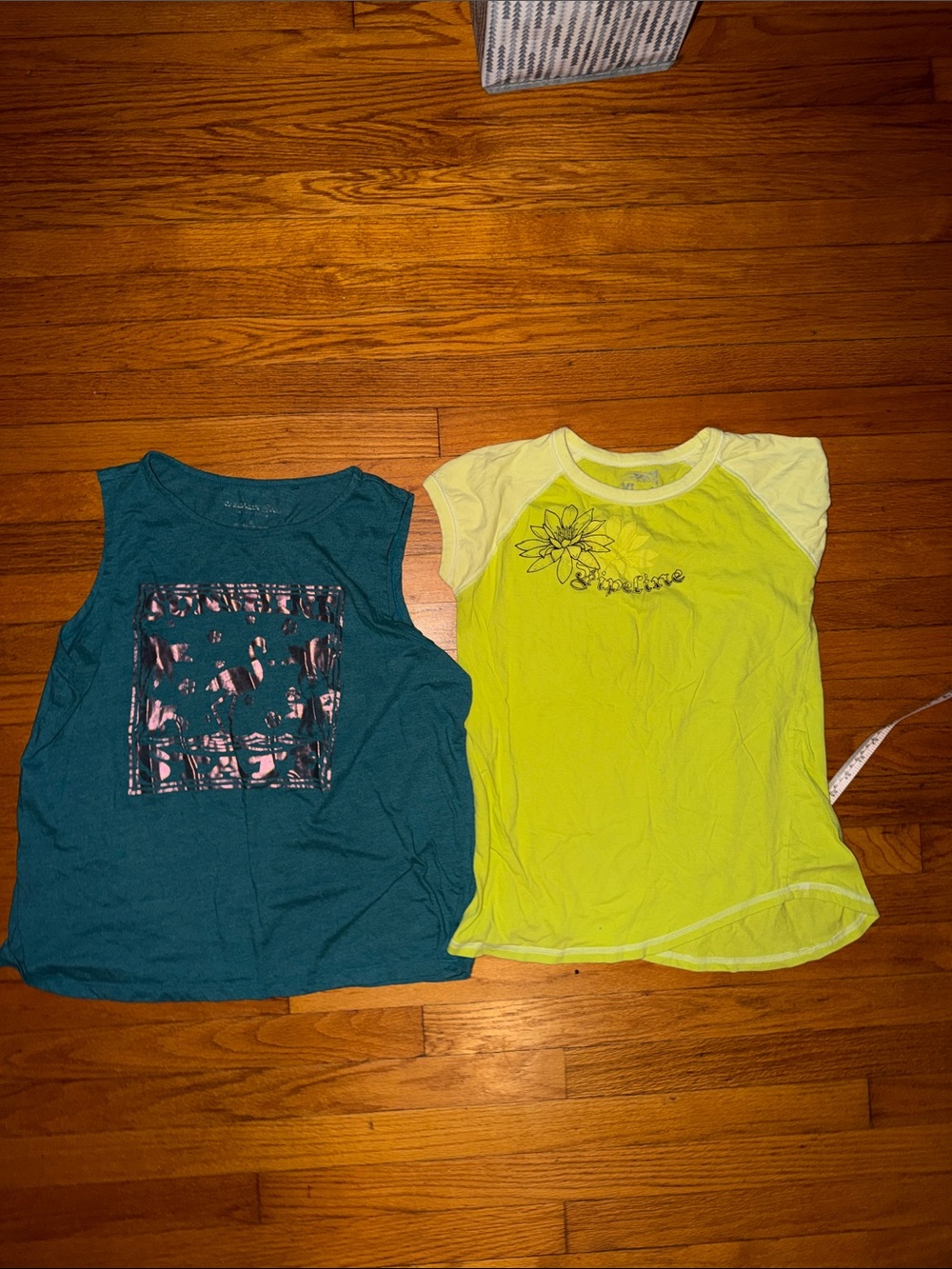 Women’s Teal Graphic Caribbean Joe Tank & Yellowish green Floral Tee -size XL